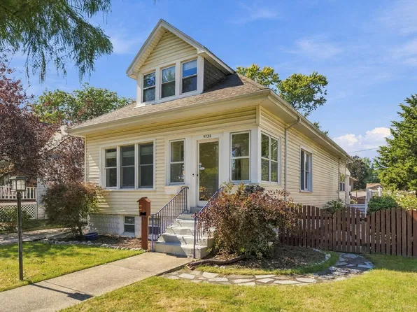 9720 Tulley Ave, Oak Lawn, IL 60453