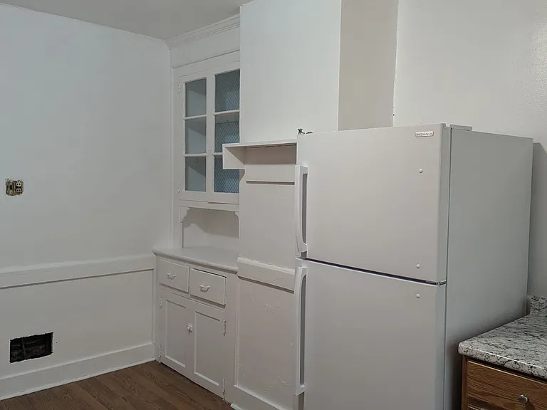435 Pearl St #2 — Photo 3
