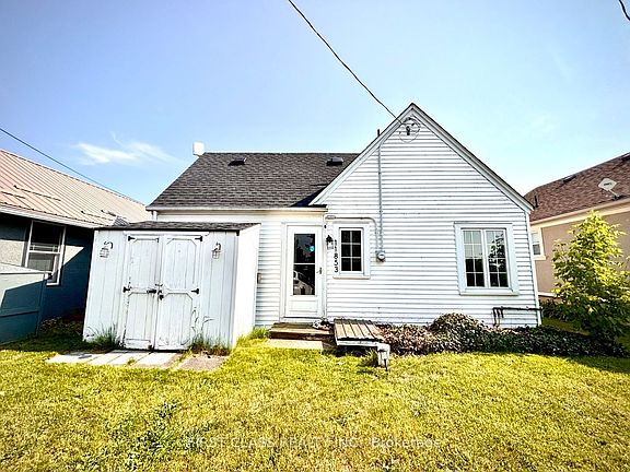 2nd image of 11853 Lakeshore Rd