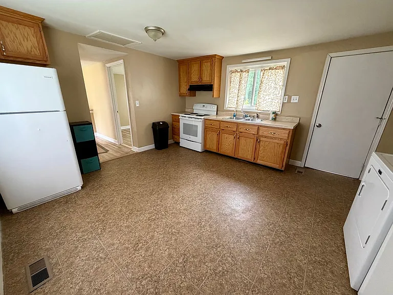 1414 Daresa Ln — Photo 7