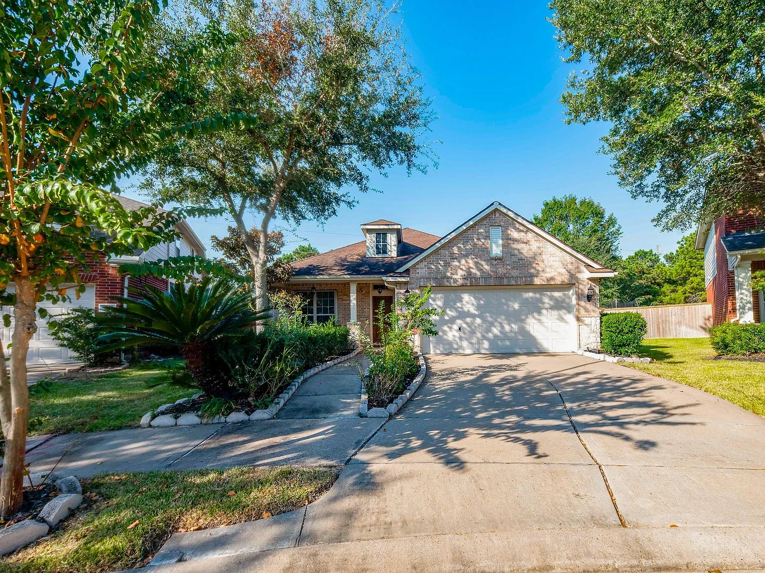 3 bed, 2.0 bath, 2283 sqft, $2,500 — Photo 1