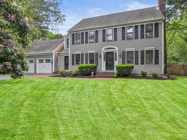 43 Rainbow Dr, Barnstable, MA 02630