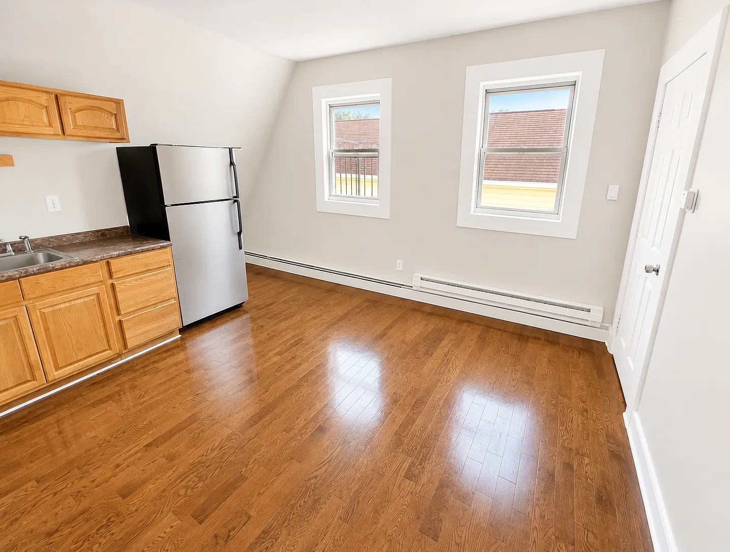 2 bed, 1000 sqft, $1,595 — Photo 2