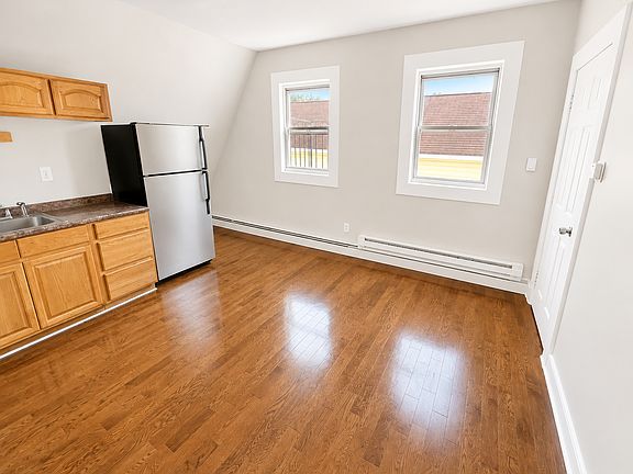 2nd image of 40 Vermont Ave Floor 3