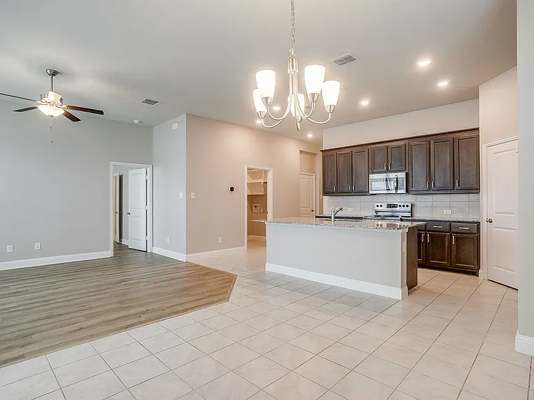 1448 Eagle Nest Dr — Photo 6
