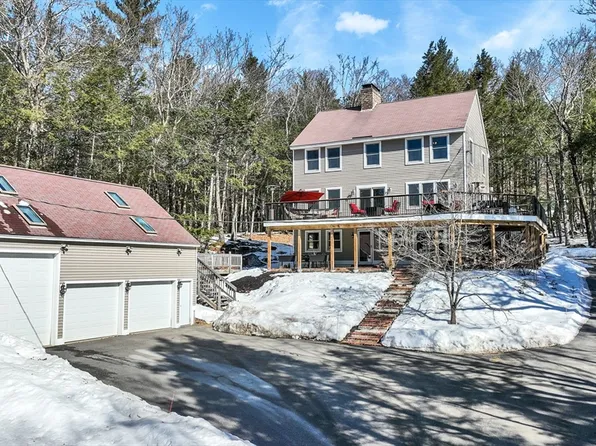 44 Lakeview Dr, Nottingham, NH 03290