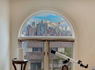 50-54 Kingswood Rd, Weehawken, NJ 07086