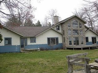 309 Sunset Beach Dr, Manistique, MI 49854
