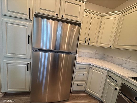 3rd image of 1510 Plaza Centre Dr Unit 105