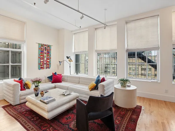 12 W 17th St APT 10, New York, NY 10011