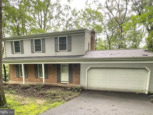 29 Brownstone Dr, Hershey, PA 17033