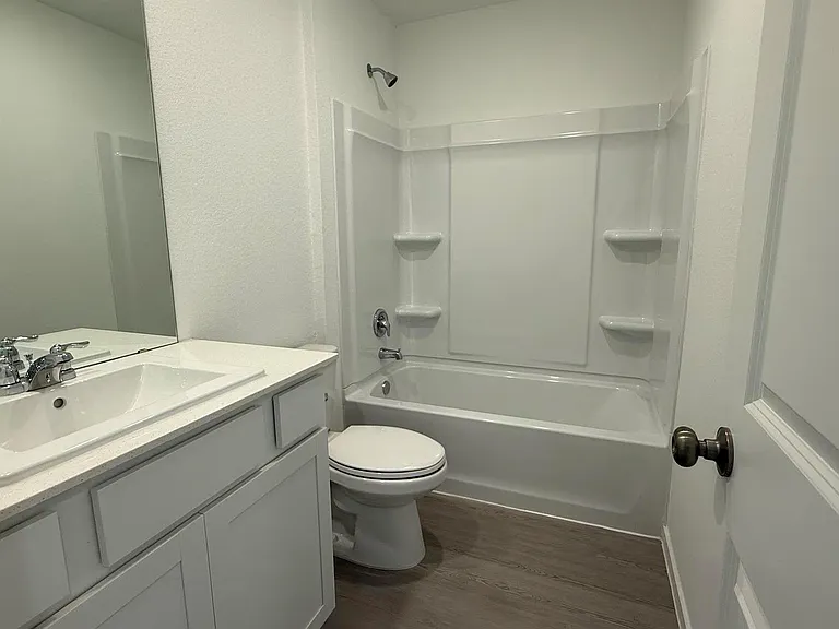 912 Pertuso Ln — Photo 11