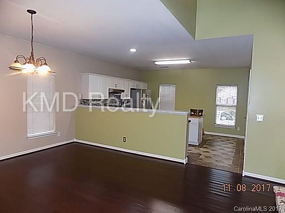 5th image of 2210 Brook Crossing Ct