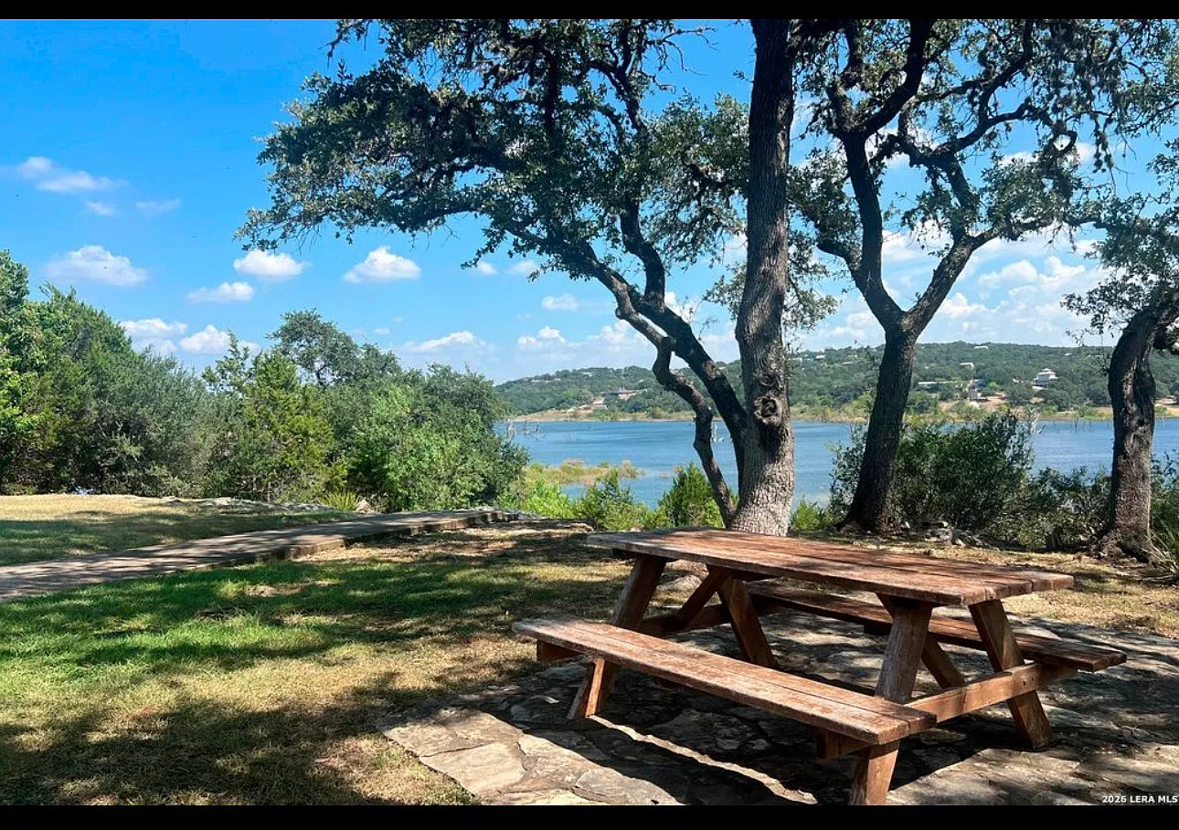 4 bed, 2529 sqft, $3,500 — Photo 3