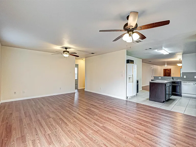 7910 Raven Creek Ln — Photo 14