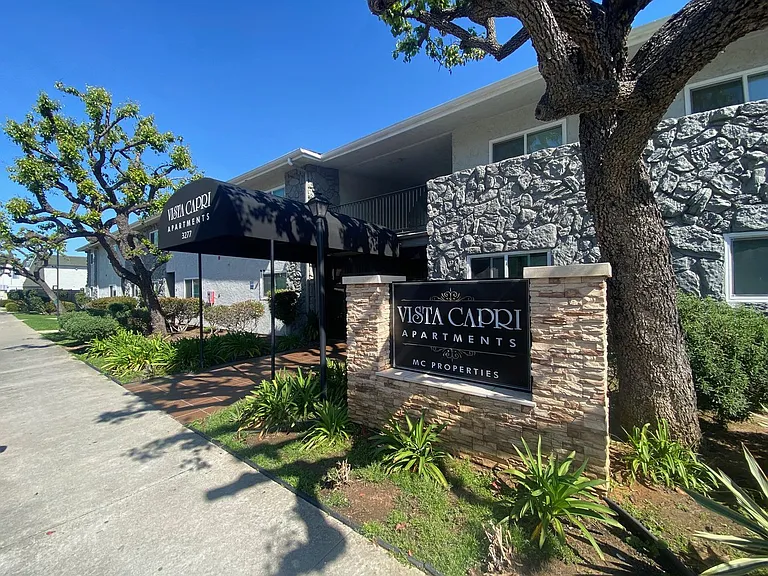 Vista Capri Apartments in Kearny Mesa — Photo 4