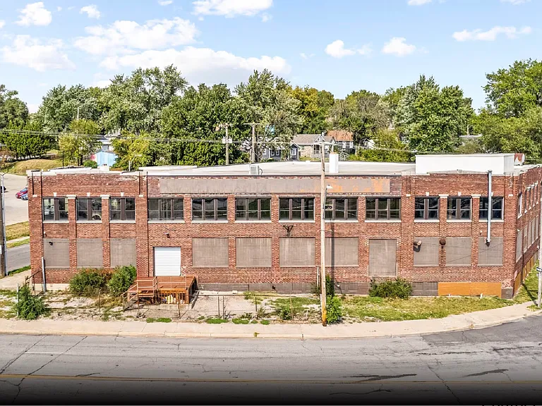 6100 Wilson Rd — Photo 5