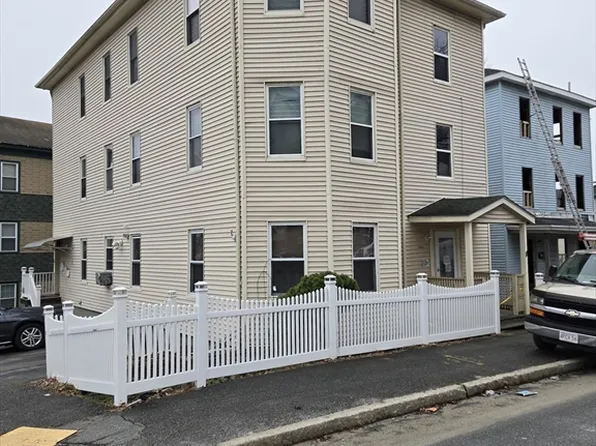11 Maxwell St, Worcester, MA 01607