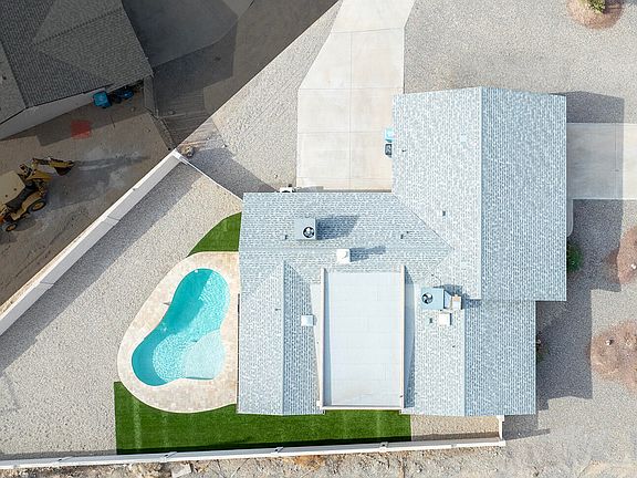 2nd image of 2030 Papago Ln