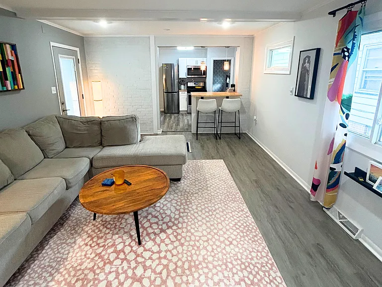 5934 Deering Ave — Photo 10