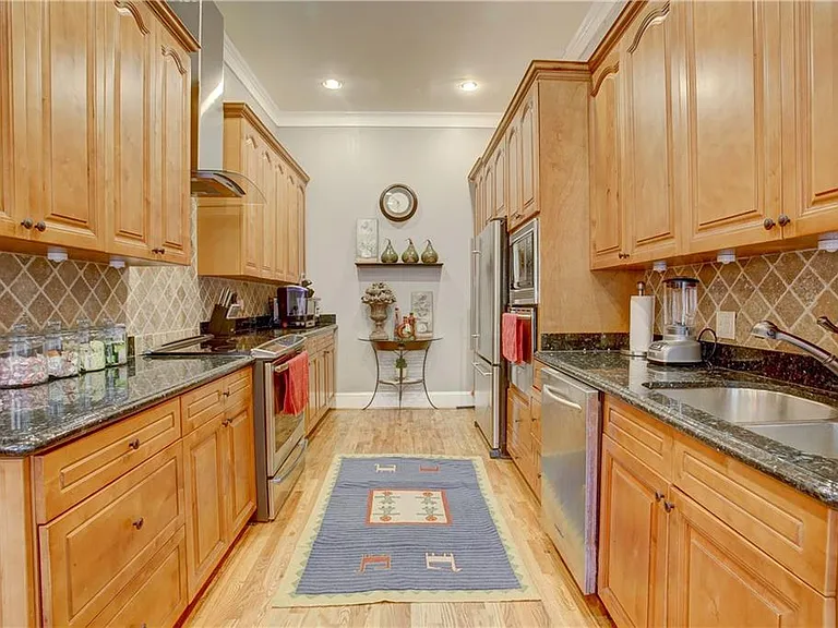 1449 McPherson Ave SE — Photo 4