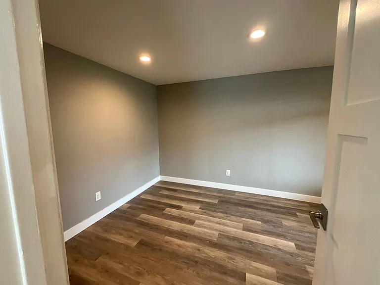 2120 E Grand Ave — Photo 6