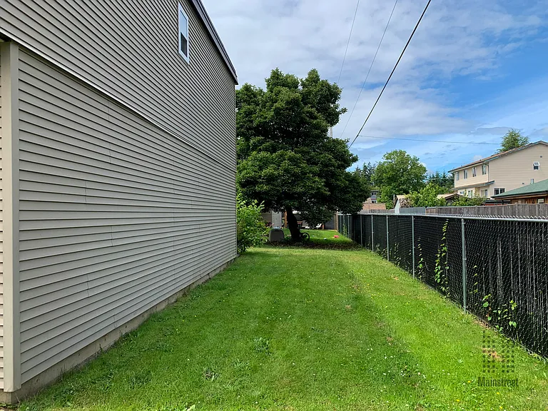 1060 Willemar Ave — Photo 12