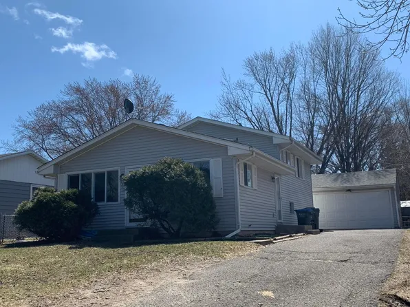 2310 Burke Ave E, North Saint Paul, MN 55109