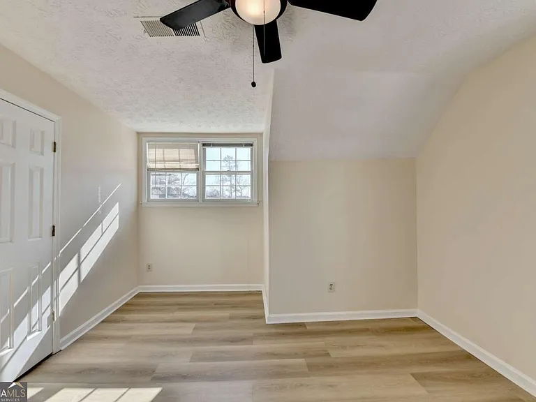 3945 Genoa Ct — Photo 36