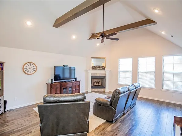 1700 Abbey Ln, Centerton, AR 72719