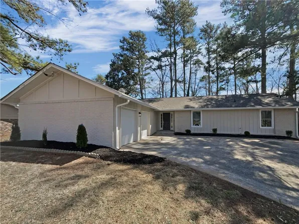 5520 Morning Creek Cir, Atlanta, GA 30349