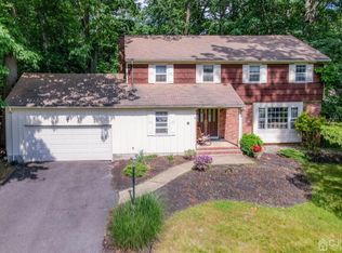 6 Falcon Rd, East Brunswick, NJ 08816