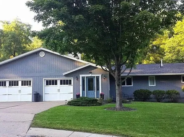 3205 27th Ave, Moline, IL 61265