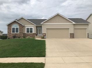 1705 Quail Ridge Rd, Cedar Falls, IA 50613