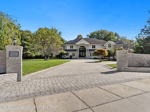 3rd image of 2515 Jean Marie Ct