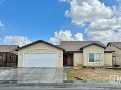416 Calle Morris, Delano, CA, 93215