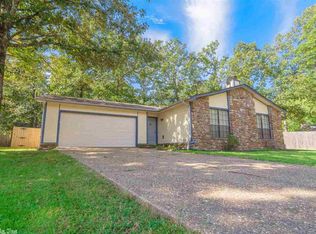 116 Rolling Oaks Dr, Maumelle, AR 72113