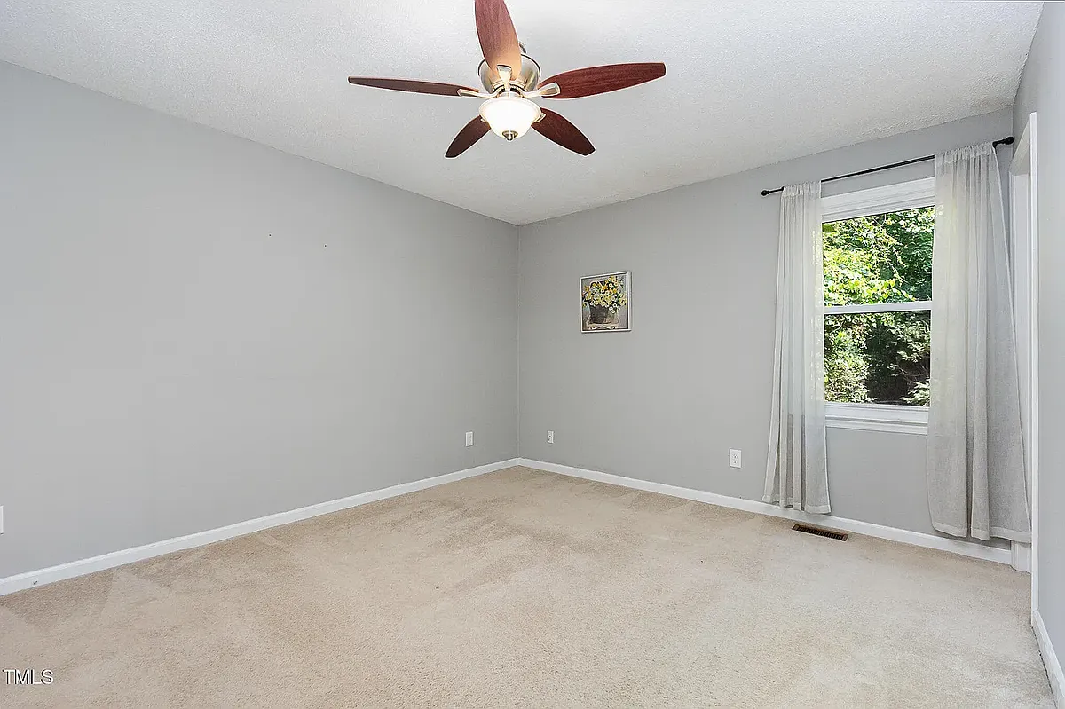 Building Photo - 305 Burkwood Ln