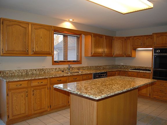 4th image of 215 Teal Ct