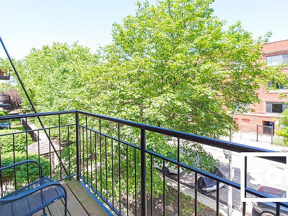 4th image of 921 W Sunnyside Ave #1