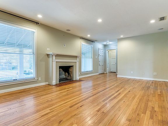 5th image of 216 Brightwood Pl