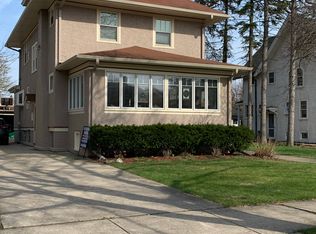 217 S Waiola Ave, La Grange, IL 60525