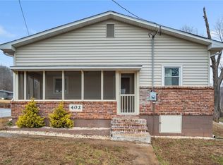 402 Laurel And Hardy Lake Rd, Marietta, SC 29661