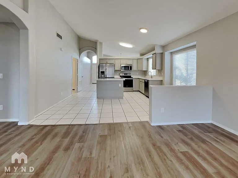 1045 W Todd Dr — Photo 7