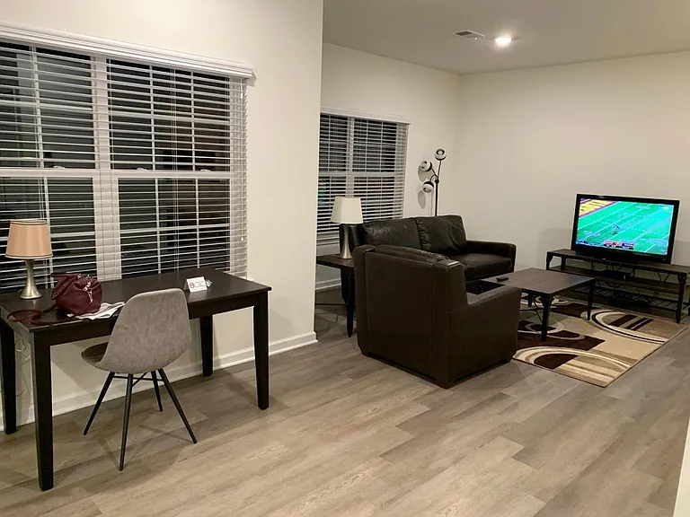 Towne Center Apartments — Photo 25