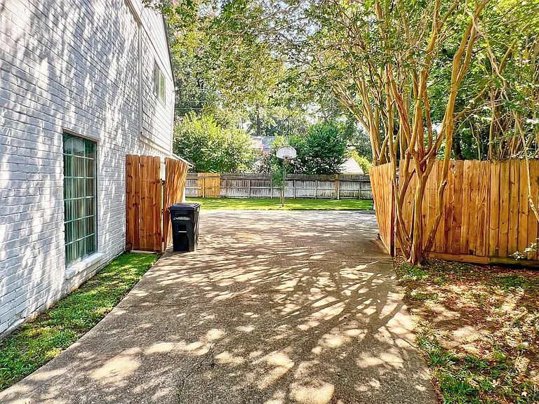 16902 Summit Oaks Ln — Photo 22