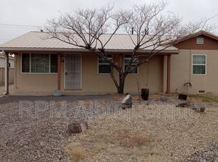 821 Hidalgo Cir NW, Albuquerque, NM 87105