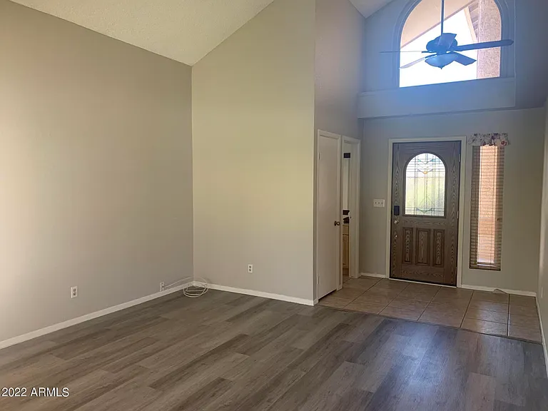 1608 N Calle Cir — Photo 2