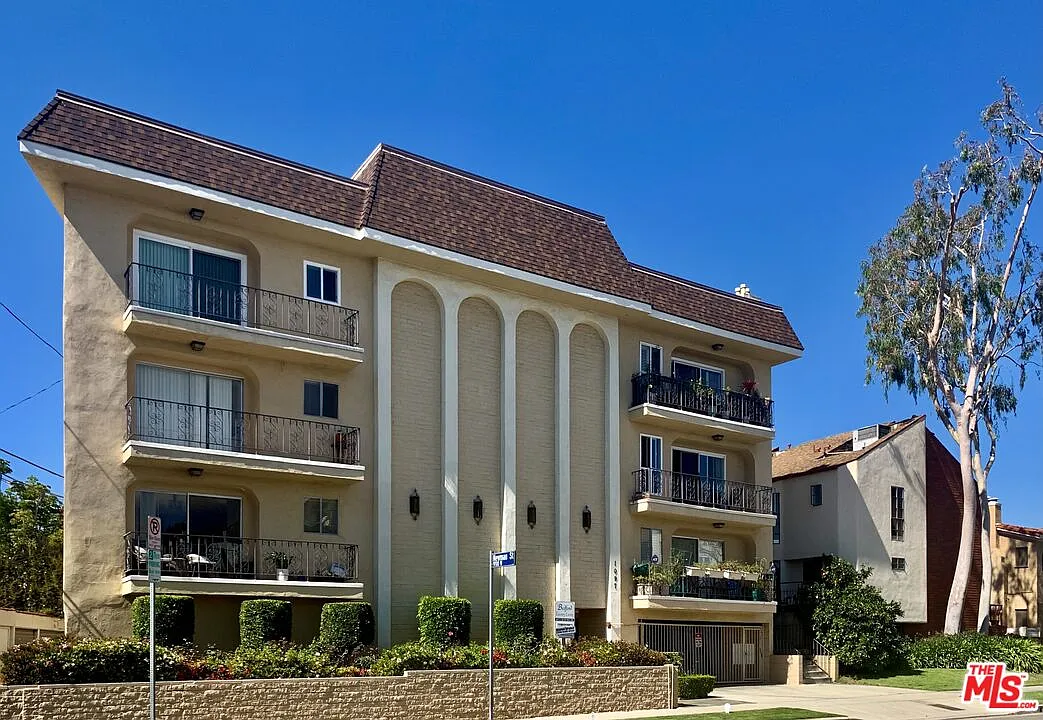 2 bed, 2.0 bath, 1098 sqft, $3,995 — Photo 1