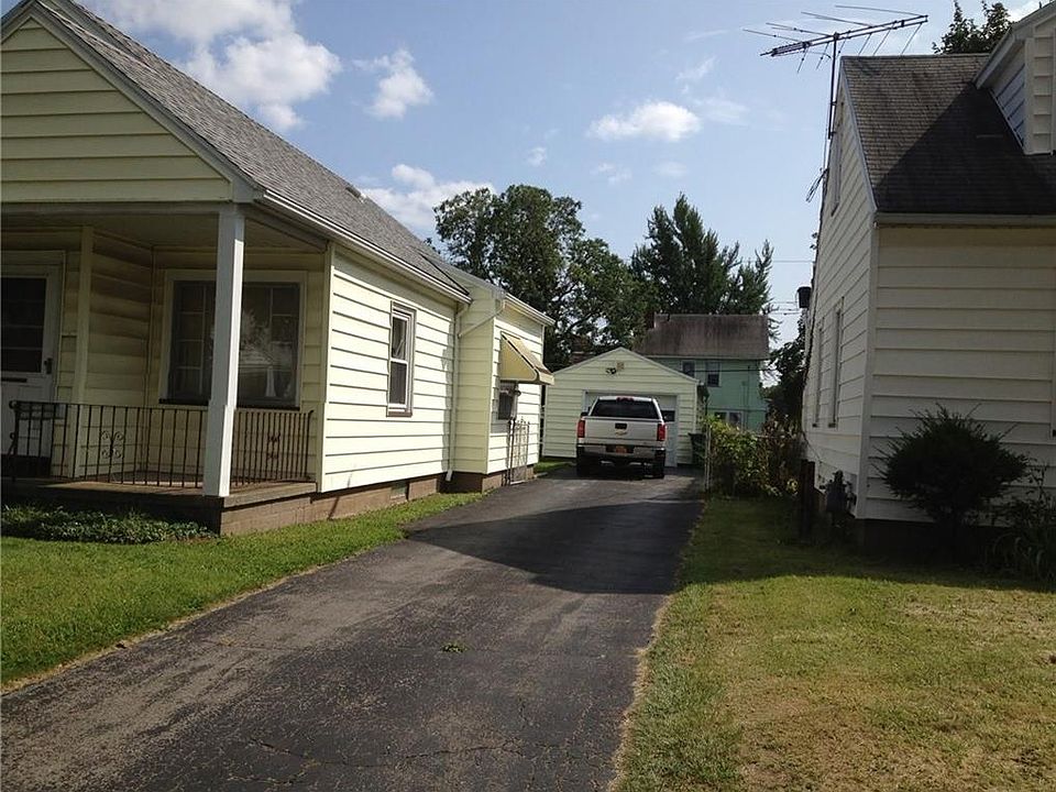2nd image of 141 Sylvester St